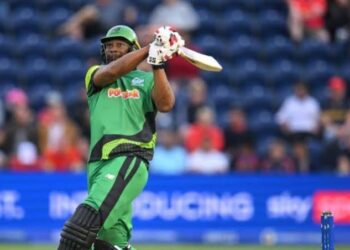 पोलार्ड युवराज की राह पर, राशिद की गेंद पर जड़े लगातार पांच छक्के