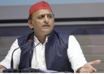 मंगेश यादव एनकाउंटर पर तिलमिलाए अखिलेश, बोले जाति देखकर मार दिया