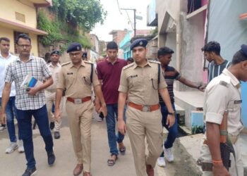 पत्नी और साली को गोली मारकर खुद की आत्महत्या