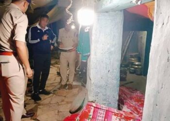 एक ही परिवार के चार लोगों की हत्या से सनसनी