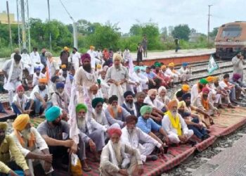 किसान संगठनों का ‘पंजाब बंद’ शुरू, रेल और सड़क यातायात ठप्प