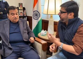 सड़कों व रेलवेब्रिज निर्माण के लिए नितिन गडकरी से मिले तनुज पुनिया
