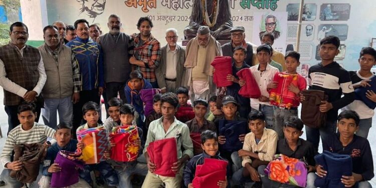 देश की उन्नति के लिए बच्चों का शिक्षित होना बेहद जरूरी: अभिनेता