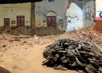 अधिकारियों के निरीक्षण के बाद भी गति नहीं पकड़ रहा रेलवे स्टेशन का निर्माण कार्य