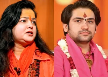 ममता कुलकर्णी ने बागेश्वर बाबा को बताया ‘नैपी’, बोलीं- चुपचाप बैठ जाएं