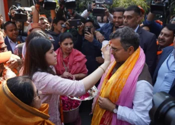 प्रवेश वर्मा ने पिता साहिब सिंह को दी श्रद्धांजलि, अधूरे कार्यों को पूरा करने का लिया संकल्प