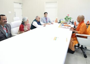 एम्स रायबरेली की टीम ने मुख्यमंत्री योगी से की मुलाकात