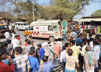 गन्ना लदे ट्रक ने बाइक सवार युवक को कुचला, मौके पर मौत