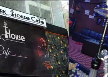 लखनऊ के डार्क हाउस कैफे में चल रहा था हुक्का बार, 12 गिरफ्तार