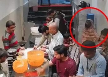 बुर्के में आई महिला ने 55 लाख का सोना कर दिया पार