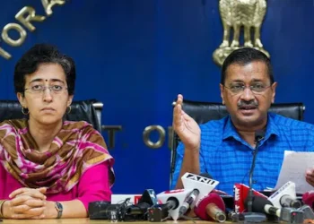 दिल्ली में आप विधायकों की अहम बैठक, पंजाब सरकार पर मंडराया संकट