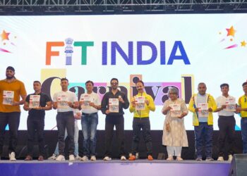 आयुष्मान खुराना बने ‘फिट इंडिया आइकन’, केंद्रीय मंत्री मनसुख मांडविया ने किया सम्मानित