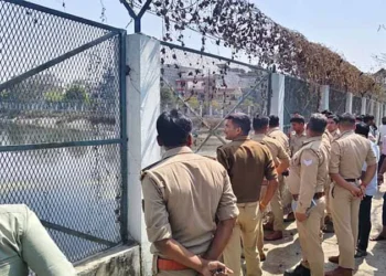 कठौता झील में उतराता मिला सीतापुर के संदना की रहने वाली डायल-112 की महिलाकर्मी का शव