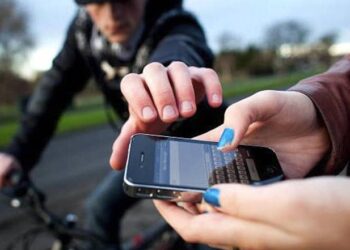 नामी कलाकारों के लाइव कंसर्ट से आईफोन चुराने वाले मुंबई के गिरोह का राजफाश, फ्लाइट के जरिए पहुंचे थे लखनऊ