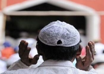 दिल्ली में मांस के बाद नमाज पर घमासान,  आप ने लगाया नफरत फैलाने का आरोप