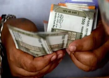 यूपी के आउटसोर्सिंग कर्मचारियों को बड़ी राहत, नौ लाख कर्मियों में खुशी की लहर