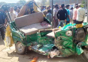 रायबरेली में तेज रफ्तार डंपर और ऑटो की भीषण टक्कर, चार की मौत, आठ घायल