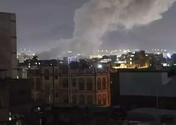 अमेरिकी विमानों की बमबारी में यमन के सना और हदीदा शहरों में 77 की मौत