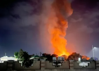 बढ़कर 14 हुई यमन के बंदरगाह पर अमेरिकी हवाई हमलों में मरने वालों की  संख्या