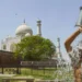 यूपी में भीषण गर्मी का कहर, ताजमहल में बिगड़ी पर्यटकों की तबीयत, स्वास्थ्य विभाग ने जारी की चेतावनी