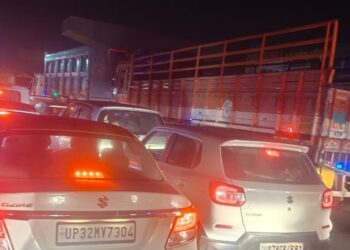 लखनऊ कानपुर राष्ट्रीय राजमार्ग पर घंटों भीषण जाम