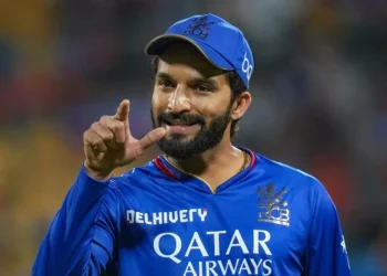 घर में मिली हार के बाद इन दिग्गजों पर बरसे आरसीबी के कप्तान, बताया हार का असल जिम्मेदार