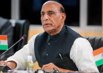 पाकिस्तान को दिए जाने वाले कर्ज पर आईएमएफ करें पुनर्विचार : राजनाथ सिंह