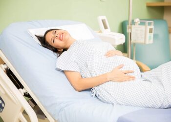 स्वास्थ्य तंत्र की लापरवाही से गई नवजात की जान, प्रसव पीड़ा में तड़पती रही महिला, सोता रहा स्टाफ