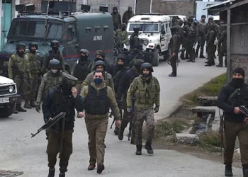 सुरक्षाबलों ने घेरा डालकर ढेर किया आतंकी, शोपियां में जारी है मुठभेड़