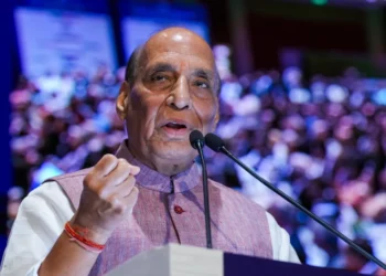 पाकिस्तान के हो जाते चार टुकड़े, राजनाथ सिंह ने पाक को याद दिलाई भारतीय नौसेना की ताकत