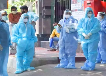 फिर बढ़ने लगा कोरोना का खतरा, देशभर में नए मामलों में उछाल