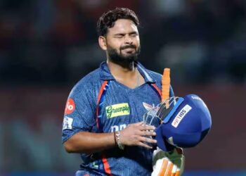 ऋषभ पंत पर बीसीसीआई ने लगाया 30 लाख रुपए का जुर्माना, जानिए क्या है वजह