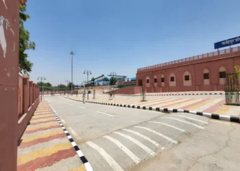 15.57 करोड़ से हेरिटेज लुक में तैयार हुआ फतेहपुर का रेलवे स्टेशन, अब फ्रेस्को पेंटिंग से सजेगी दीवारें