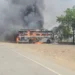 आगरा-मुंबई हाईवे पर बस बनी आग का गोला, मच गई चीख पुकार