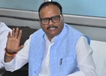 अस्पतालों में दवाएं, मरीजों की भर्ती और इमरजेंसी सेवाओं को करें पुख्ता : डिप्टी सीएम