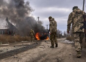 रूस के हमले में 425 यूक्रेनी सैनिक़ों की हत्या