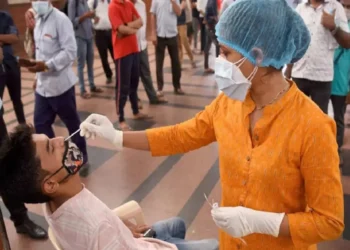 देशभर में घटे कोविड के मरीज, लगातार दूसरे दिन 119 केस हुए कम