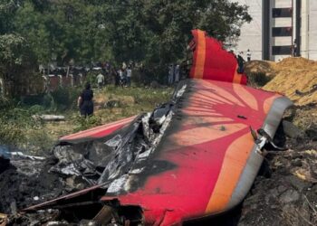 एयर इंडिया विमान हादसे ने दुनिया को किया स्तब्ध, 28 घंटे बाद मिला  ब्लैक बॉक्स