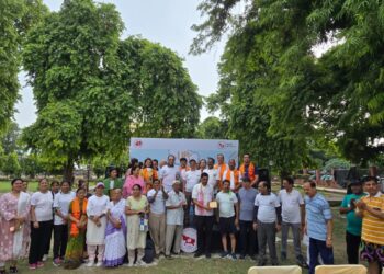 लोहिया पार्क चौक पर बीपी-डायबिटीज की मुफ्त जांच, जागरूकता के साथ इलाज का संदेश