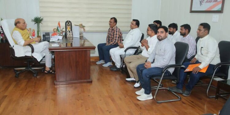 राजेश सोनी के नेतृत्व में व्यापारियों ने की रक्षा मंत्री से मुलाक़ात
