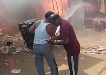 नुमाइश मेले में लगी भीषण आग, सिलिंडर के धमाकों से मची भगदड़