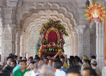 राम दरबार की प्राण प्रतिष्ठा मे सूरत के कारोबारी ने दान किए हीरे जड़ित सोने-चांदी के आभूषण