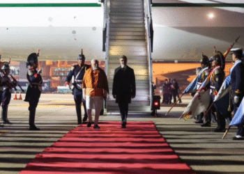 अर्जेंटीना पहुंचे पीएम मोदी, एयरपोर्ट पर हुआ भव्य स्वागत
