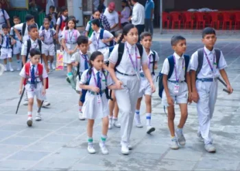 सावन सोमवार और कांवड़ यात्रा के चलते यूपी के तीन जिलों में स्कूलों की छुट्टी