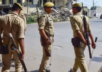 पहले गोली मारी फिर ईंट से सिर कुचलकर हत्या