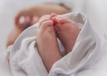 डॉक्टर ने नवजात को लगाया एक्सपायर्ड वैक्सीन, पुलिस ने नहीं दर्ज की रिपोर्ट