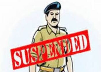 तीन युवकों थाने में बैठाया छोड़ने के नाम पर लिया रिश्वत, इंस्पेक्टर निलंबित