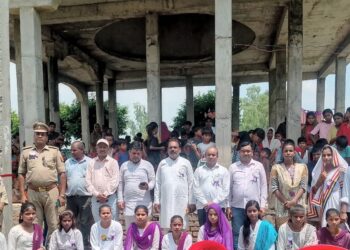 बेटी शिक्षा और स्वास्थ्य को लेकर बड़ागांव में जागरूकता अभियान, नाटक और नृत्य ने मोहा मन