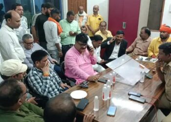 काशी में ‘हर-हर’ पर हमला, ‘साड़ी’ पर टिप्पणी और ‘समाजवाद’ की संदिग्ध चुप्पी!