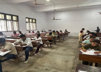 लखनऊ विश्वविद्यालय में प्रवेश परीक्षा के दूसरे दिन 25 फीसद अभ्यर्थी रहे गायब